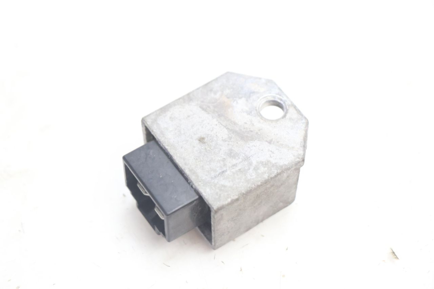 photo de REGULADOR DE CARGA PEUGEOT SPEEDFIGHT LC 50 (1996 - 2002) - Outro ângulo de visão