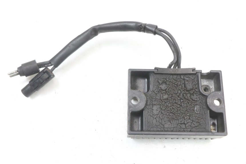 photo de REGULADOR DE CARGA HARLEY DAVIDSON SPORTSTER XL CUSTOM 1200 (2003 - 2004) - Zoom do estado de desgaste