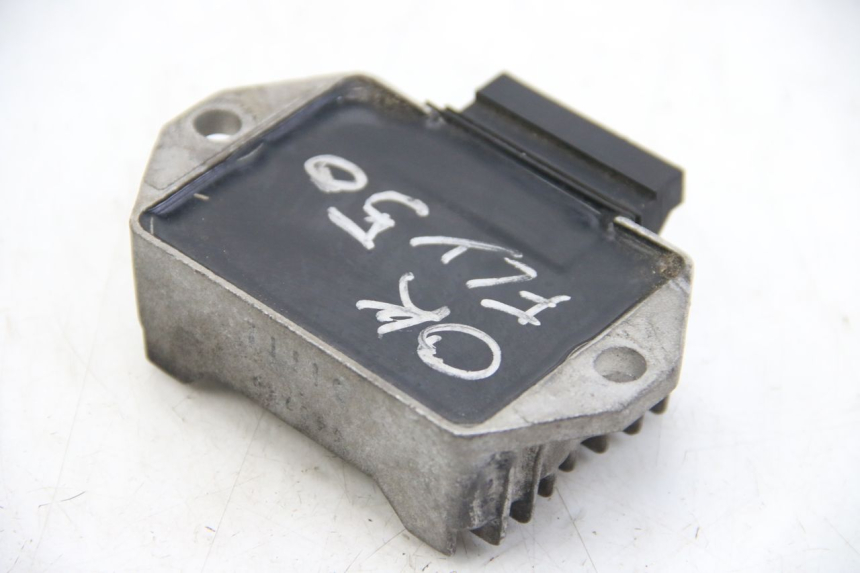 photo de REGULADOR DE CARGA APRILIA SR 2T 50 (2012 - 2017) - Outro ângulo de visão