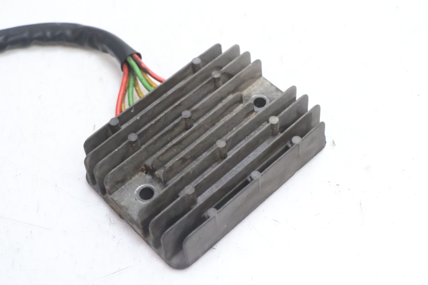 photo de REGULADOR DE CARGA DUCATI SS IE DS CARENEE 1000 (2002 - 2006) - Detalhe da peça