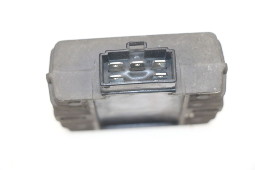 photo de REGULADOR DE CARGA PEUGEOT SUM UP 125 (2008 - 2013) - Zoom do estado de desgaste