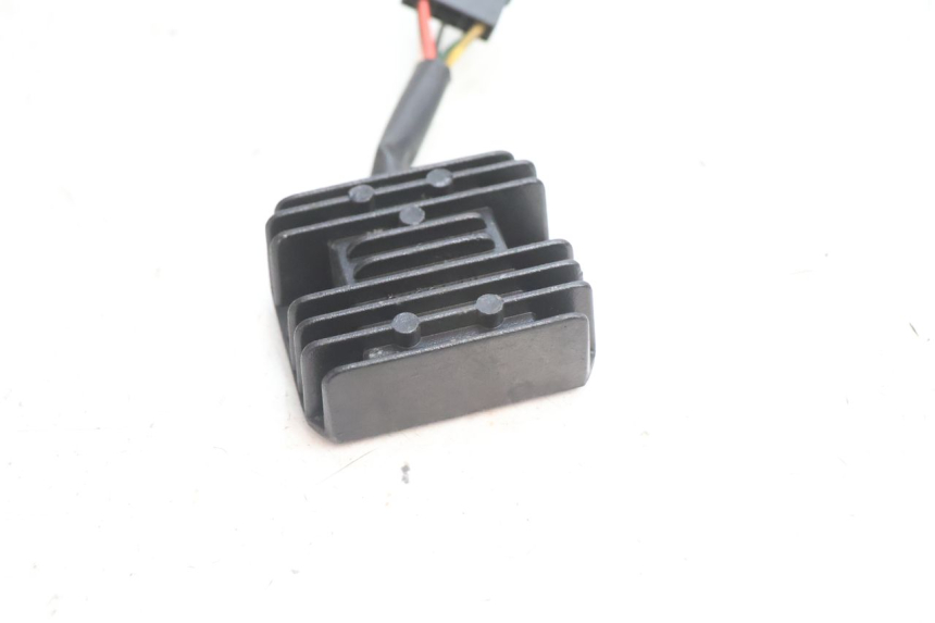 photo de REGULADOR DE CARGA KYMCO SUPER 8 2T 50 (2007 - 2013) - Detalhe da peça
