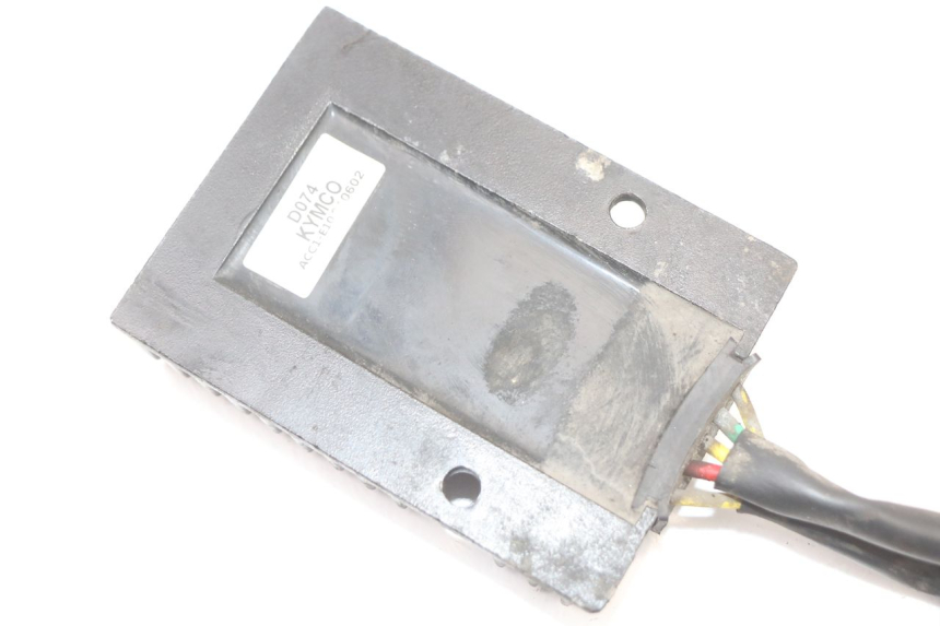 photo de REGULADOR DE CARGA KYMCO SUPER 8 4T 50 (2021 - 2024) - Ampliação técnica