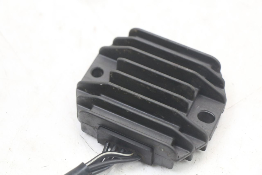 photo de REGULADOR DE CARGA SUZUKI GS F 500 (2004 - 2007) - Zoom do estado de desgaste