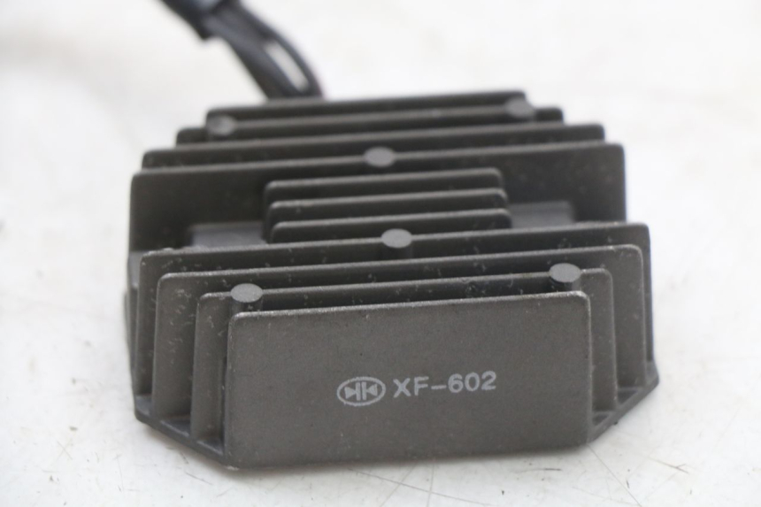 photo de REGULADOR DE CARGA SUZUKI SV S 650 (1999 - 2002) - Zoom do estado de desgaste