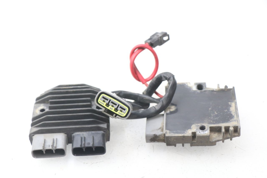 photo de REGULADOR DE CARGA YAMAHA TDM ABS 900 (2002 - 2014) - Zoom do estado de desgaste