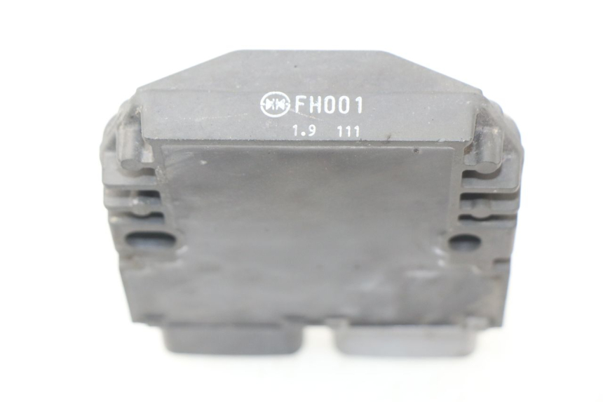 photo de REGULADOR DE CARGA YAMAHA TDM ABS 900 (2002 - 2014) - Pontos de fixação