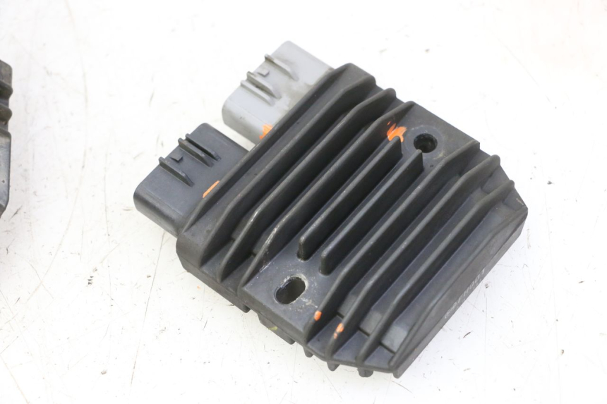 photo de REGULADOR DE CARGA YAMAHA TDM ABS 900 (2002 - 2014) - Estado da superfície
