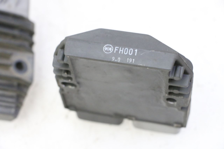 photo de REGULADOR DE CARGA YAMAHA TDM ABS 900 (2002 - 2014) - Marcações e referências