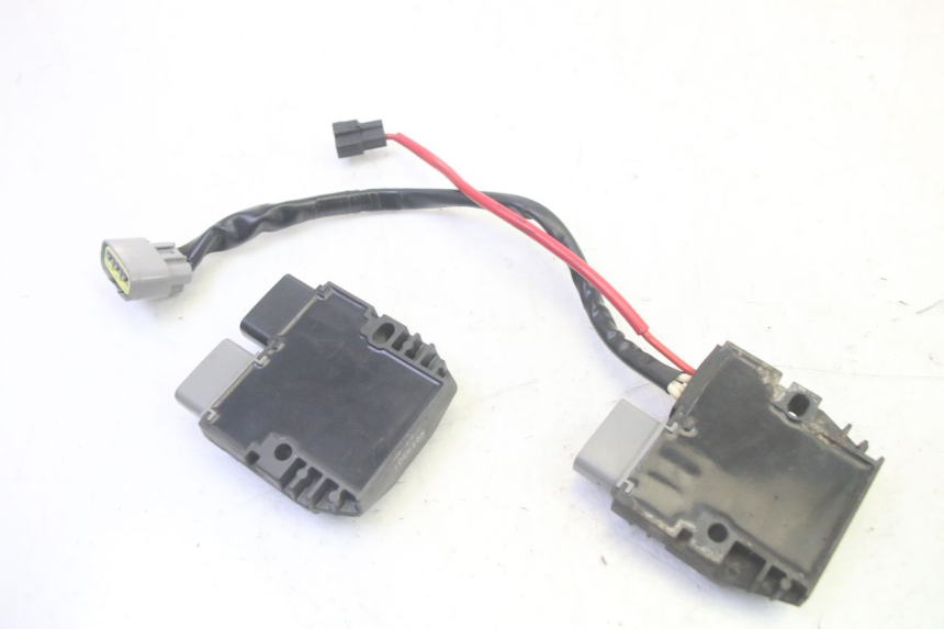 photo de REGULADOR DE CARGA YAMAHA TDM ABS 900 (2002 - 2014) - Zoom do estado de desgaste