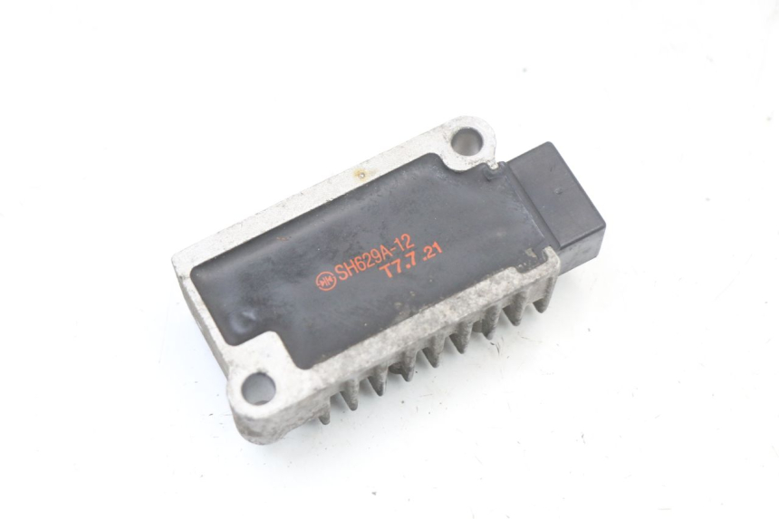 photo de REGULADOR DE CARGA YAMAHA TDR DELTABOX 125 (1997 - 2003) - Outro ângulo de visão