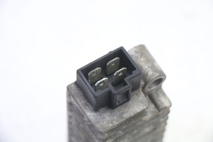 photo de REGULADOR DE CARGA YAMAHA TDR DELTABOX 125 (1997 - 2003) - Outro ângulo de visão