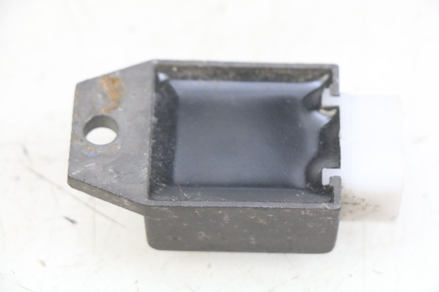 photo de REGULADOR DE CARGA PEUGEOT TKR TREKKER FURIOUS 50 (2005 - 2014) - Zoom do estado de desgaste