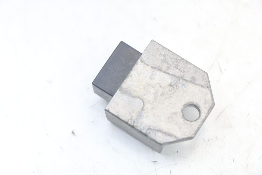 photo de REGULADOR DE CARGA PEUGEOT TKR TREKKER FURIOUS 50 (2005 - 2014) - Outro ângulo de visão