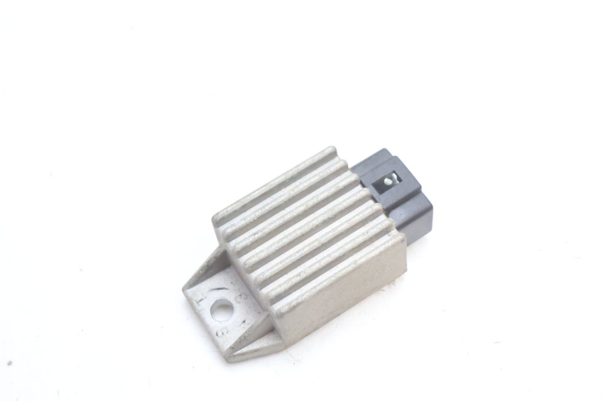photo de REGULADOR DE CARGA PEUGEOT TREKKER 50 (1995 - 2004) - Detalhe da peça