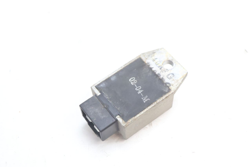 photo de REGULADOR DE CARGA PEUGEOT TREKKER 50 (1995 - 2004) - Outro ângulo de visão