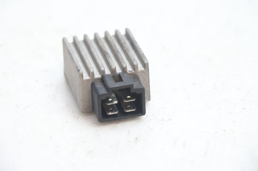 photo de REGULADOR DE CARGA PEUGEOT TREKKER 50 (1995 - 2004) - Zoom do estado de desgaste