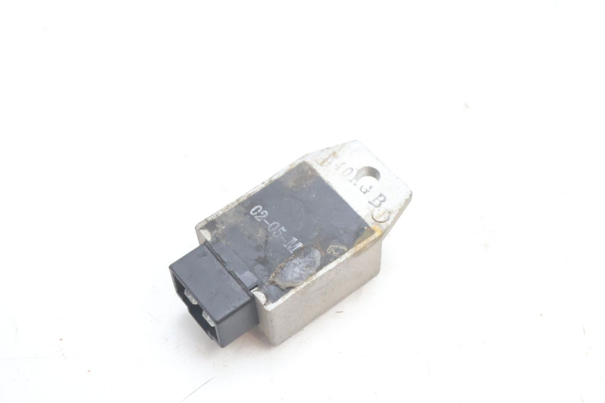 photo de REGULADOR DE CARGA PEUGEOT TREKKER 50 (1995 - 2004) - Outro ângulo de visão
