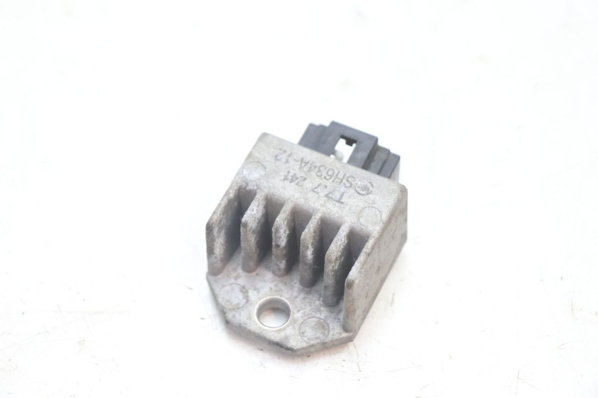 photo de REGULADOR DE CARGA PEUGEOT TREKKER 50 (1995 - 2004) - Detalhe da peça