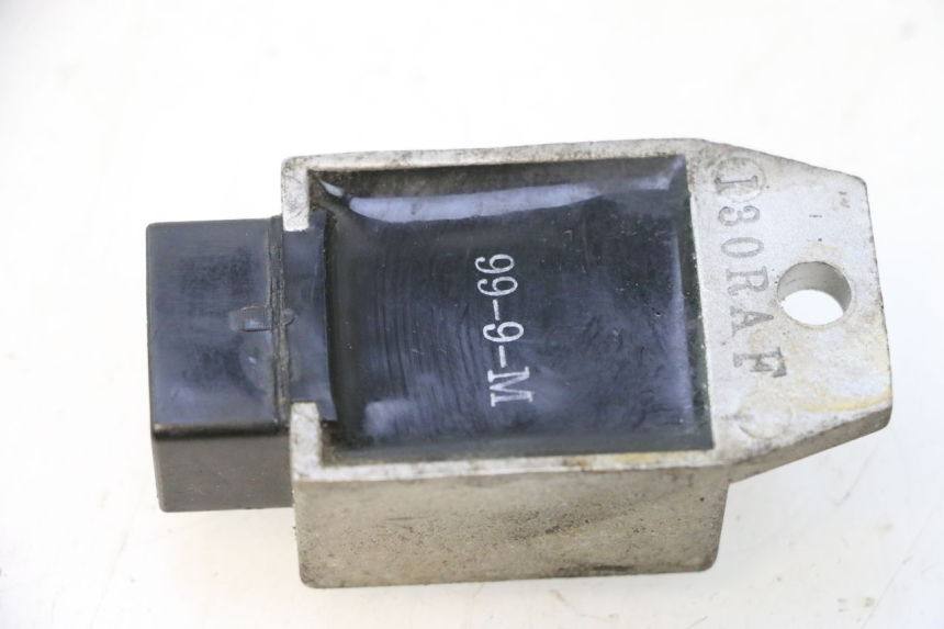 photo de REGULADOR DE CARGA PEUGEOT TREKKER 50 (1995 - 2004) - Detalhe da peça