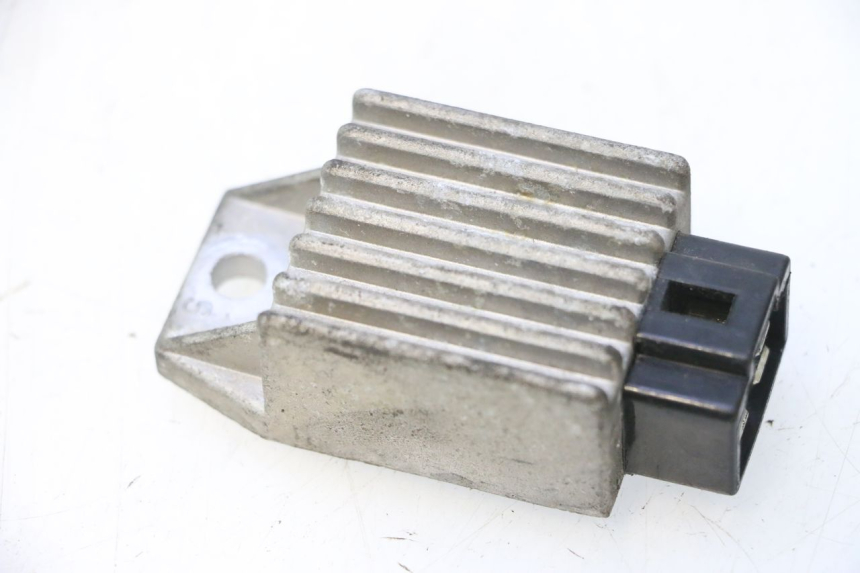 photo de REGULADOR DE CARGA PEUGEOT TREKKER 50 (1995 - 2004) - Zoom do estado de desgaste