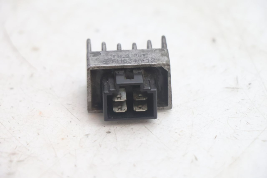 photo de REGULADOR DE CARGA PEUGEOT TREKKER 50 (1995 - 2004) - Zoom do estado de desgaste