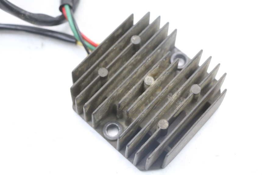 photo de REGULADOR DE CARGA HONDA TRX 300 (1988 - 2000) - Zoom do estado de desgaste