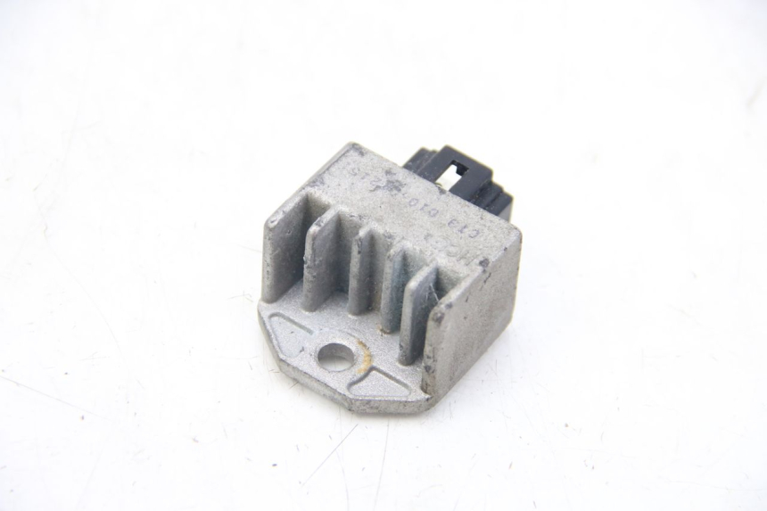 photo de REGULADOR DE CARGA PEUGEOT TWEET 4T 50 (2010 - 2014) - Detalhe da peça