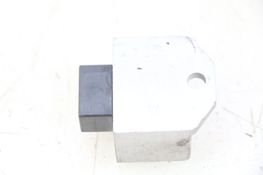 photo de REGULADOR DE CARGA PEUGEOT TWEET 4T 50 (2010 - 2014) - Detalhe da peça