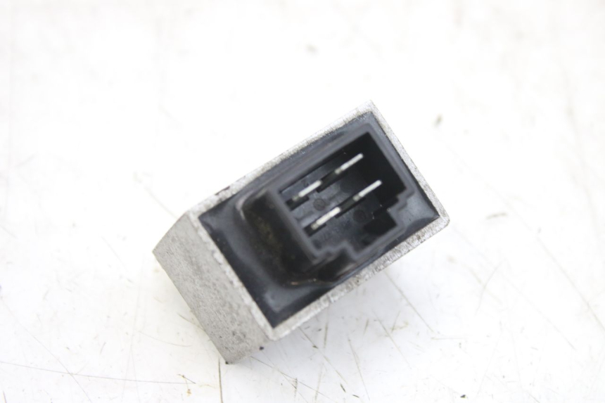 photo de REGULADOR DE CARGA PEUGEOT TWEET 4T 50 (2010 - 2014) - Zoom do estado de desgaste