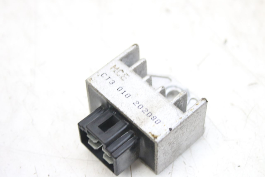 photo de REGULADOR DE CARGA PEUGEOT TWEET 4T 50 (2010 - 2014) - Outro ângulo de visão