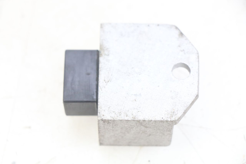 photo de REGULADOR DE CARGA PEUGEOT TWEET 4T 50 (2010 - 2014) - Detalhe da peça