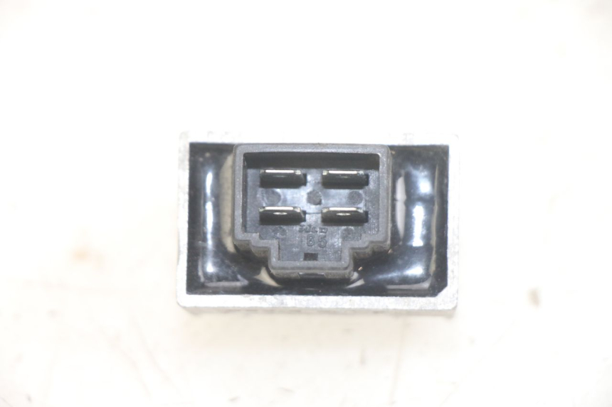 photo de REGULADOR DE CARGA PEUGEOT TWEET 4T 50 (2014 - 2019) - Detalhe da peça