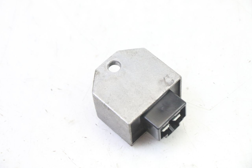 photo de REGULADOR DE CARGA PEUGEOT TWEET 4T 50 (2014 - 2019) - Outro ângulo de visão