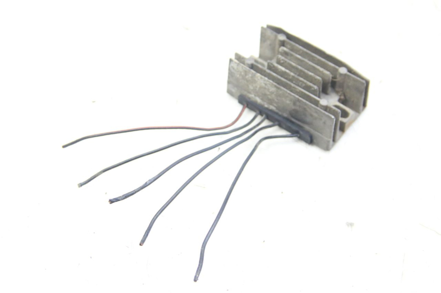 photo de REGULADOR DE CARGA SUZUKI UH BURGMAN 125 (2002 - 2006) - Zoom do estado de desgaste