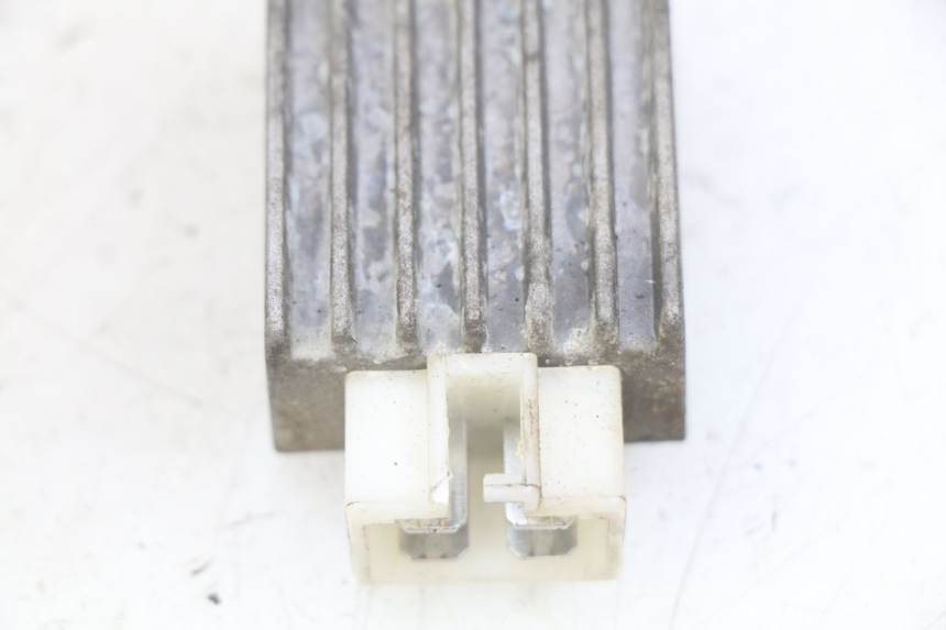 photo de REGULADOR DE CARGA PEUGEOT V-CLIC VCLIC 50 (2007 - 2013) - Ampliação técnica