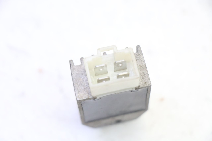 photo de REGULADOR DE CARGA PEUGEOT V-CLIC VCLIC 50 (2007 - 2013) - Outro ângulo de visão