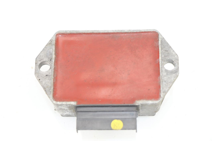 photo de REGULADOR DE CARGA PIAGGIO VESPA LX 2T 50 (2005 - 2013) - Zoom do estado de desgaste
