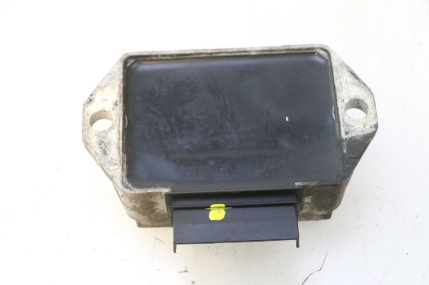 photo de REGULADOR DE CARGA PIAGGIO VESPA LX 2T 50 (2005 - 2013) - Detalhe da peça