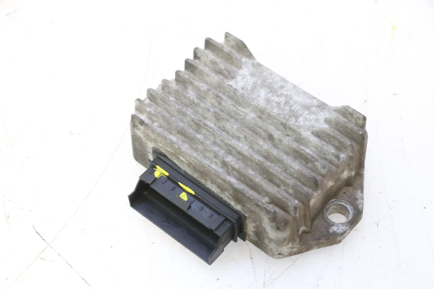 photo de REGULADOR DE CARGA PIAGGIO VESPA LX 2T 50 (2005 - 2013) - Ampliação técnica