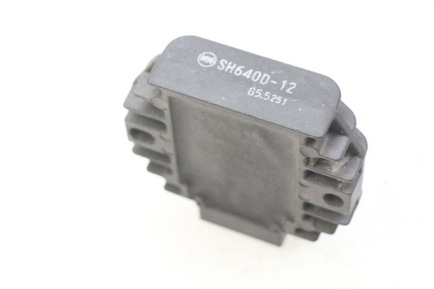 photo de REGULADOR DE CARGA PIAGGIO VESPA LX 125 (2005 - 2010) - Detalhe da peça