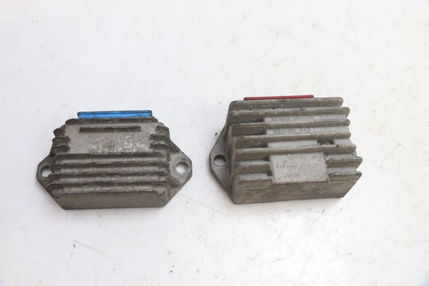 photo de REGULADOR DE CARGA PIAGGIO VESPA PK FL 2T 50 (1990 - 1996) - Outro ângulo de visão