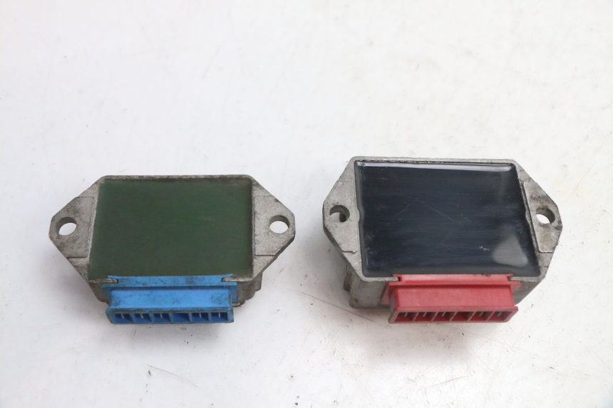 photo de REGULADOR DE CARGA PIAGGIO VESPA PK FL 2T 50 (1990 - 1996) - Ampliação técnica