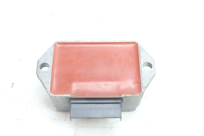 photo de REGULADOR DE CARGA PIAGGIO VESPA S 2T 50 (2007 - 2014) - Outro ângulo de visão
