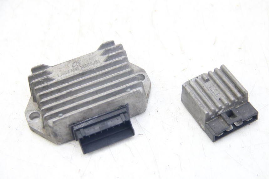 photo de REGULADOR DE CARGA PIAGGIO VESPA SPRINT 2T 50 (2014 - 2018) - Ampliação técnica