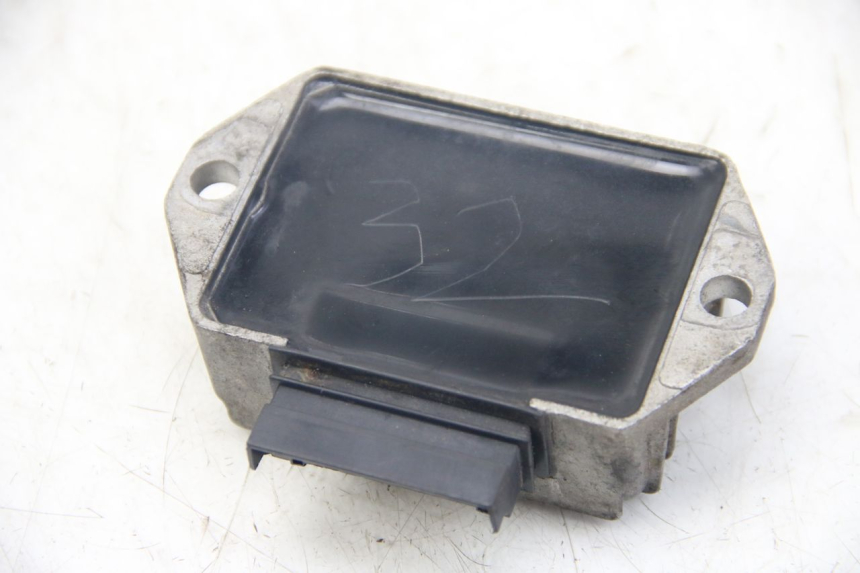 photo de REGULADOR DE CARGA PIAGGIO VESPA SPRINT 2T 50 (2014 - 2018) - Vista geral