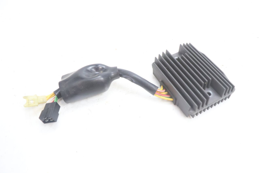 photo de REGULADOR DE CARGA HONDA VFR FI RC46 800 (1998 - 2001) - Outro ângulo de visão