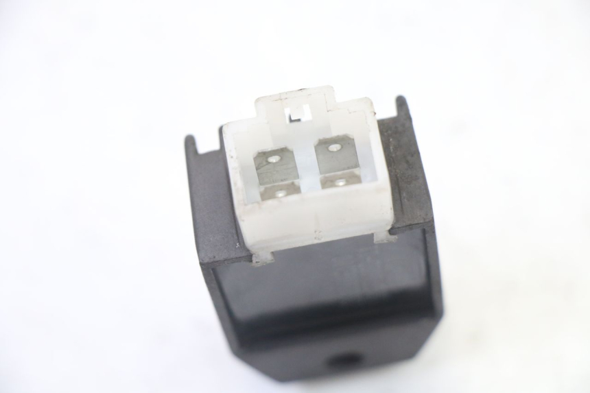 photo de REGULADOR DE CARGA PEUGEOT VIVACITY NEW 2T 50 (2008 - 2017) - Zoom do estado de desgaste
