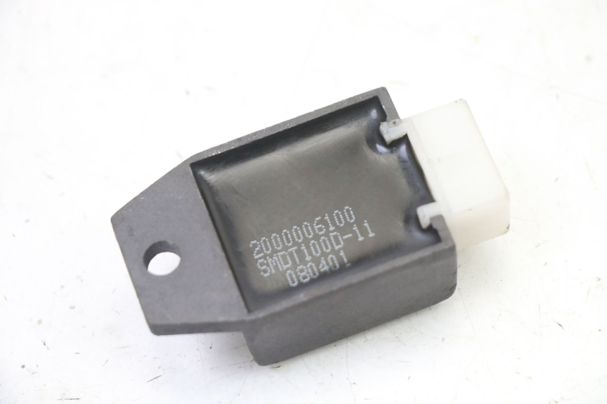 photo de REGULADOR DE CARGA PEUGEOT VIVACITY NEW 2T 50 (2008 - 2017) - Outro ângulo de visão
