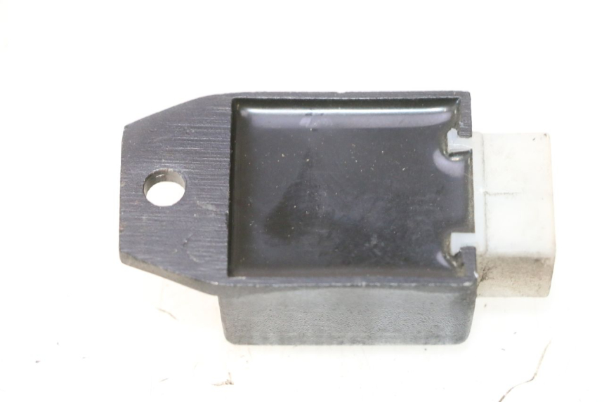 photo de REGULADOR DE CARGA PEUGEOT VIVACITY NEW 2T 50 (2008 - 2017) - Outro ângulo de visão